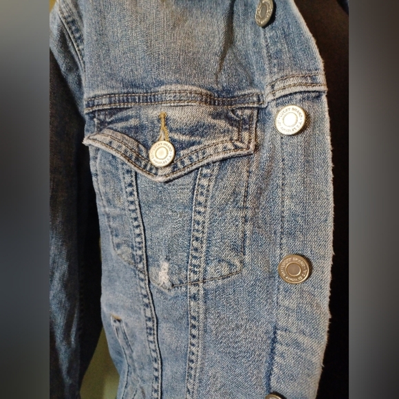 A Lucky Brand Tomboy Trucker Blue Denim Jean Jacket - Picture 3 of 16